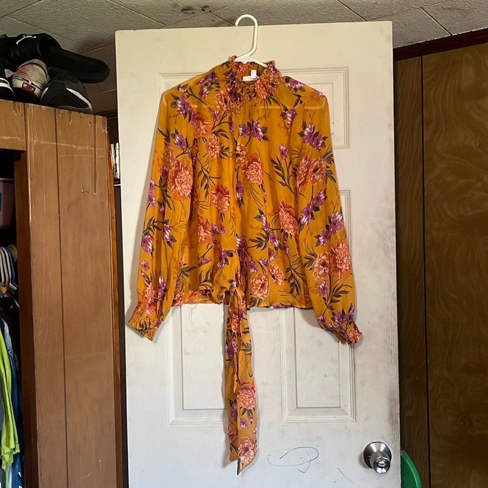 cute floral top with a scrunched turtleneck long sleeve -breathable material